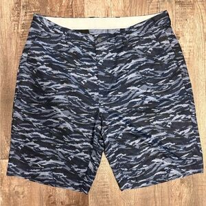 Greg Norman Collection Black and Blue Shorts Size: 36”